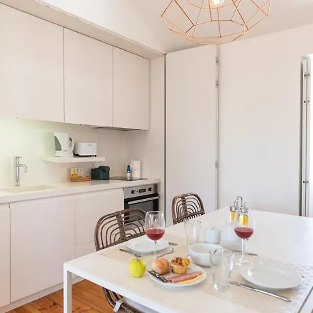 Five Stars Combro 77 Apartamento