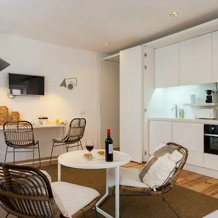 Appartement Five Stars Combro 77 *